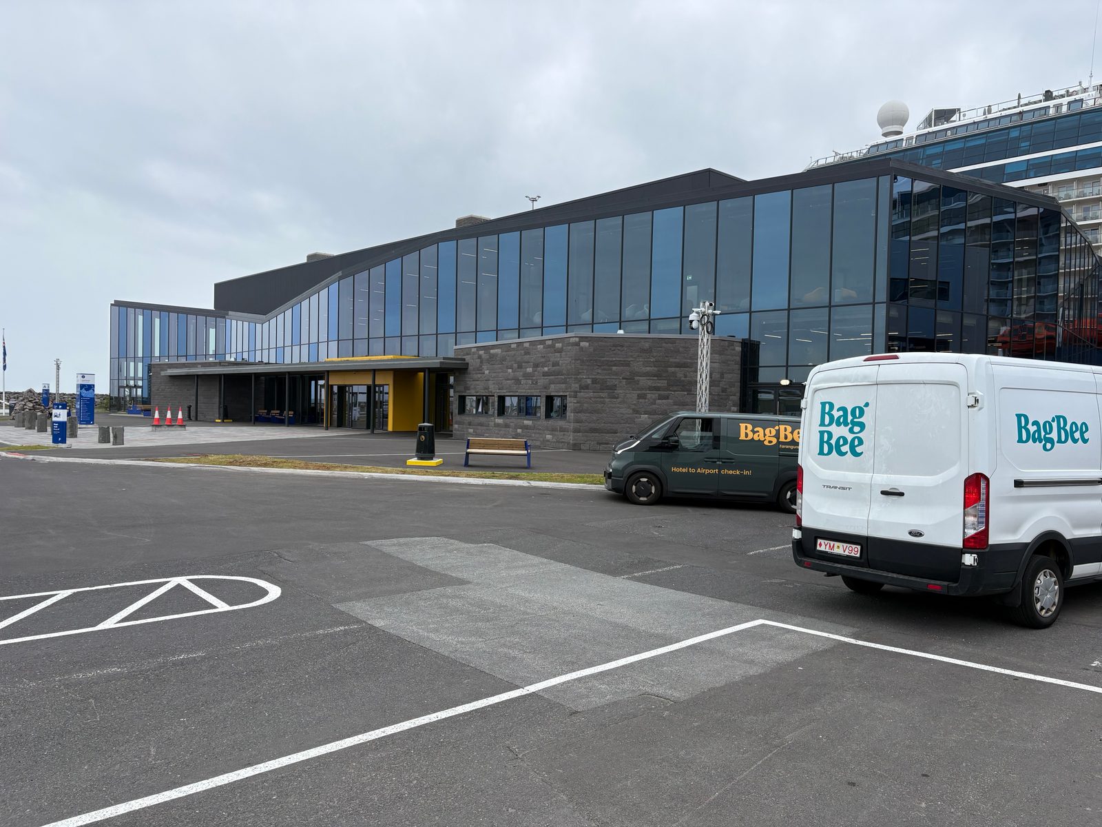 BagBee vans at the Vör Cruise Terminal